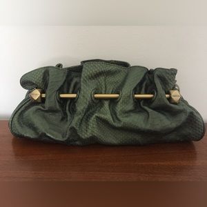 Betsey Johnson Snake Embossed metallic Green Kiss Lock Clutch Euc